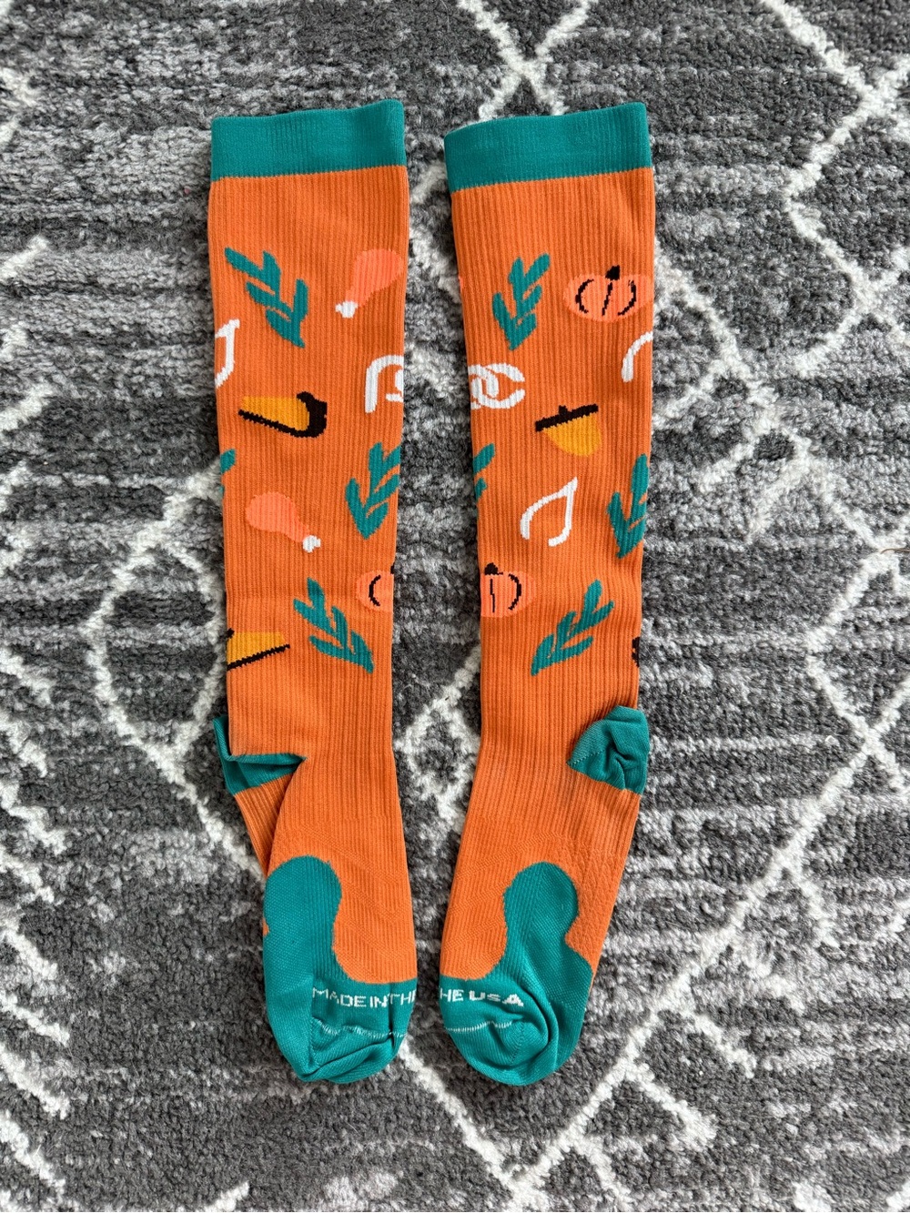 ProCompression Socks Unisex Small/Medium - Fall Acorns/Pumpkin/Leaves